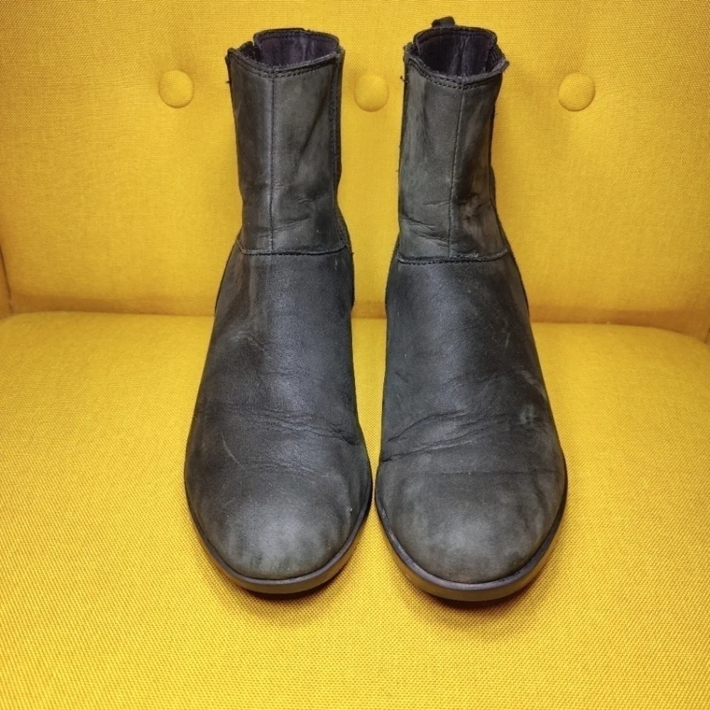 Sorel Lolla Chelsea Black Suede Leather Heeled Pull On Ankle Boots Size 8